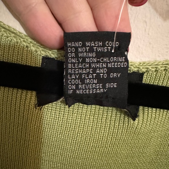 NWT   LIGHTWEIGHT SHOR SLEEVE SWEATER w/Neckline Detail PLUS: 2X      #2 - Picture 8 of 11